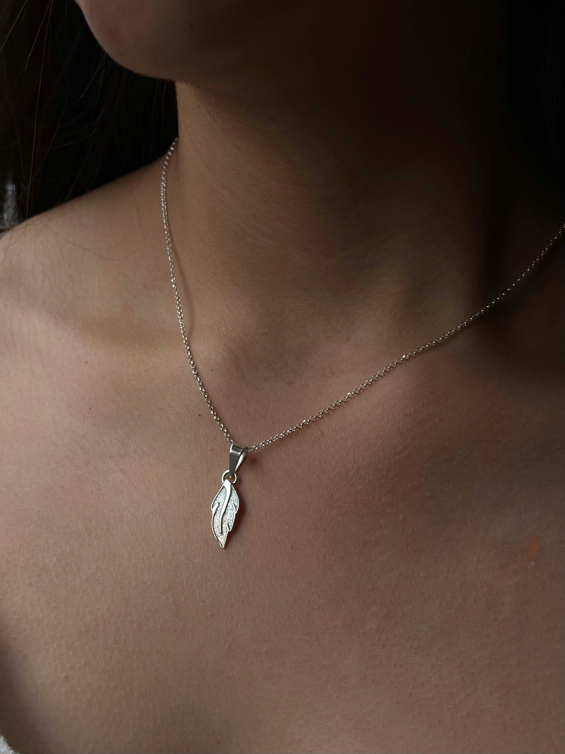 Collar “Chili’b” - Pluma