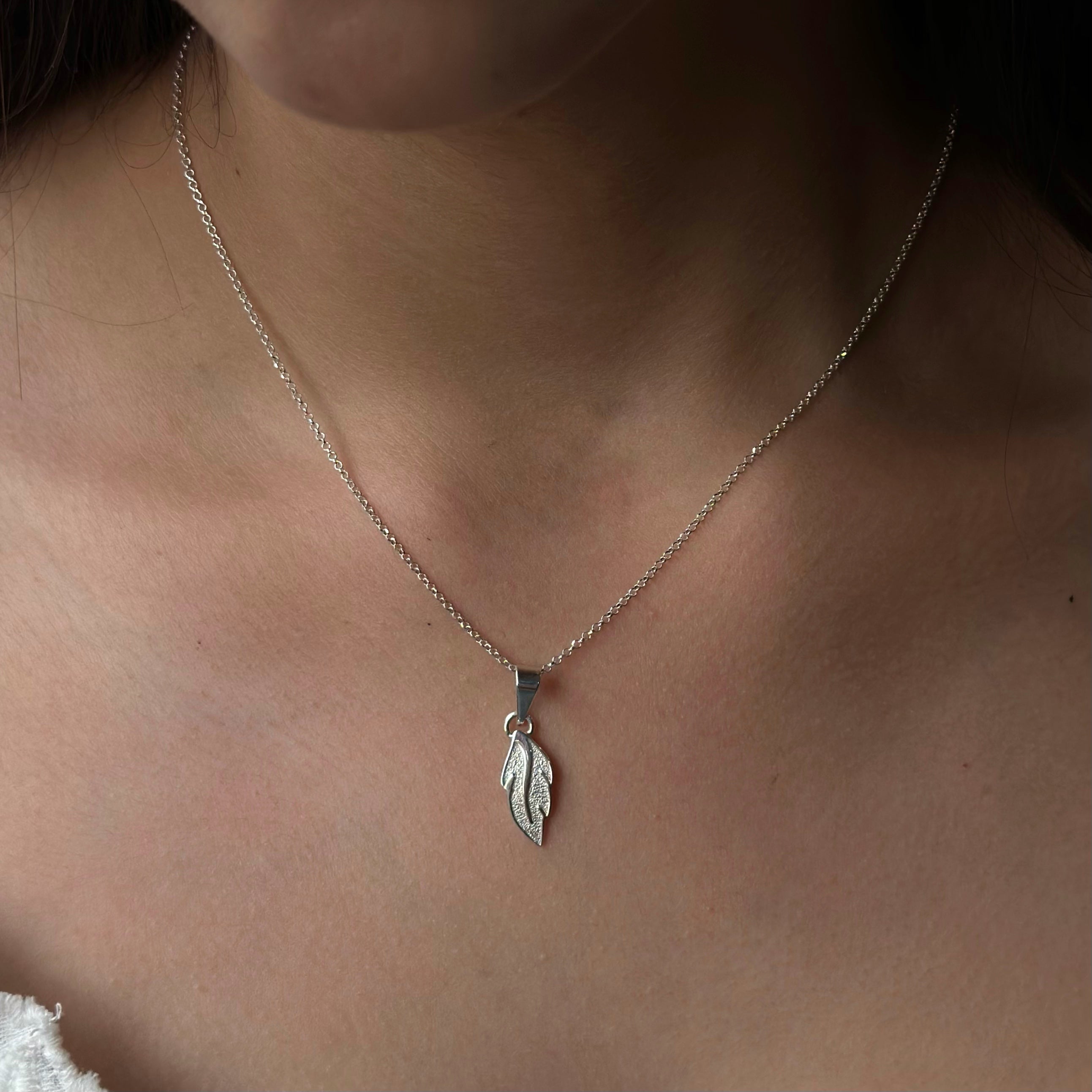 Collar “Chili’b” - Pluma