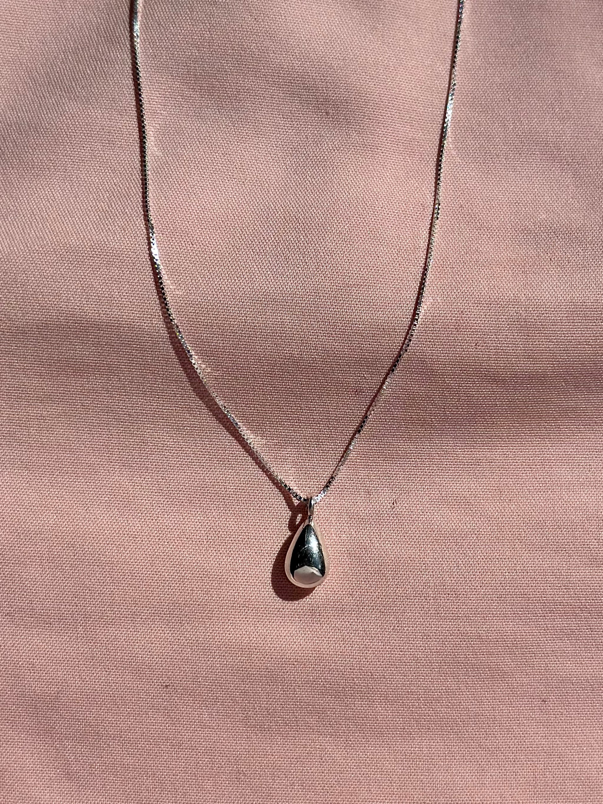 Collar "Tzitzitlini"