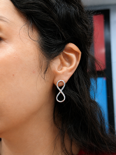 Aretes "Infinito" de Eya's