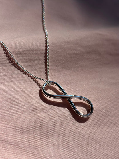 Collar "Infinito" de Eya's