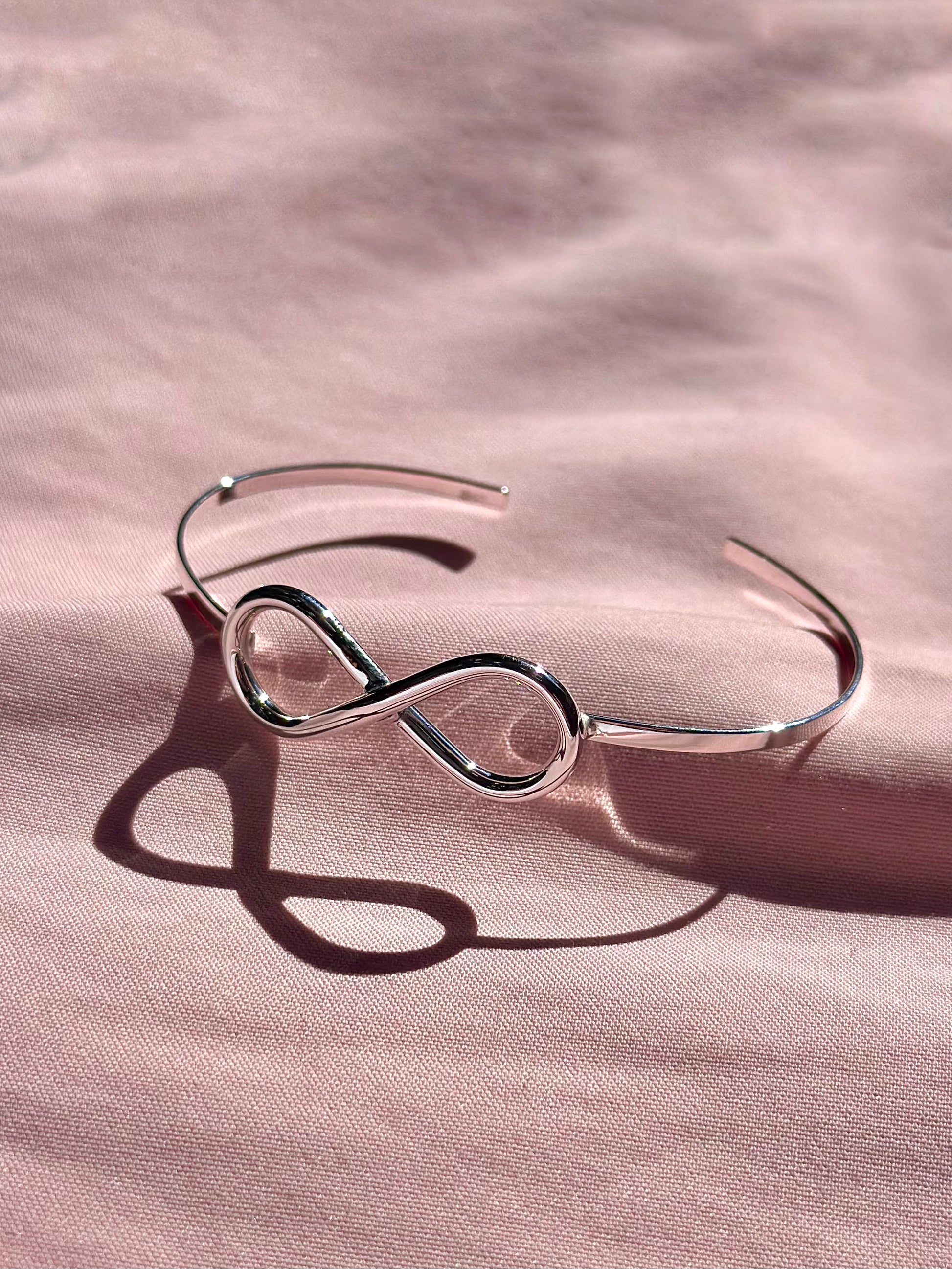 Brazalete "Infinito" de Eya's