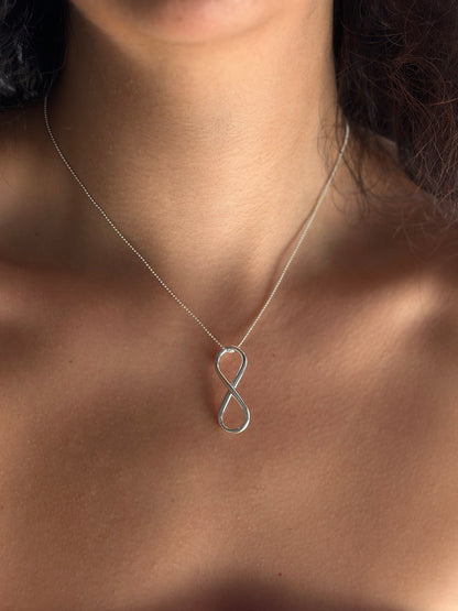 Collar "Infinito" de Eya's