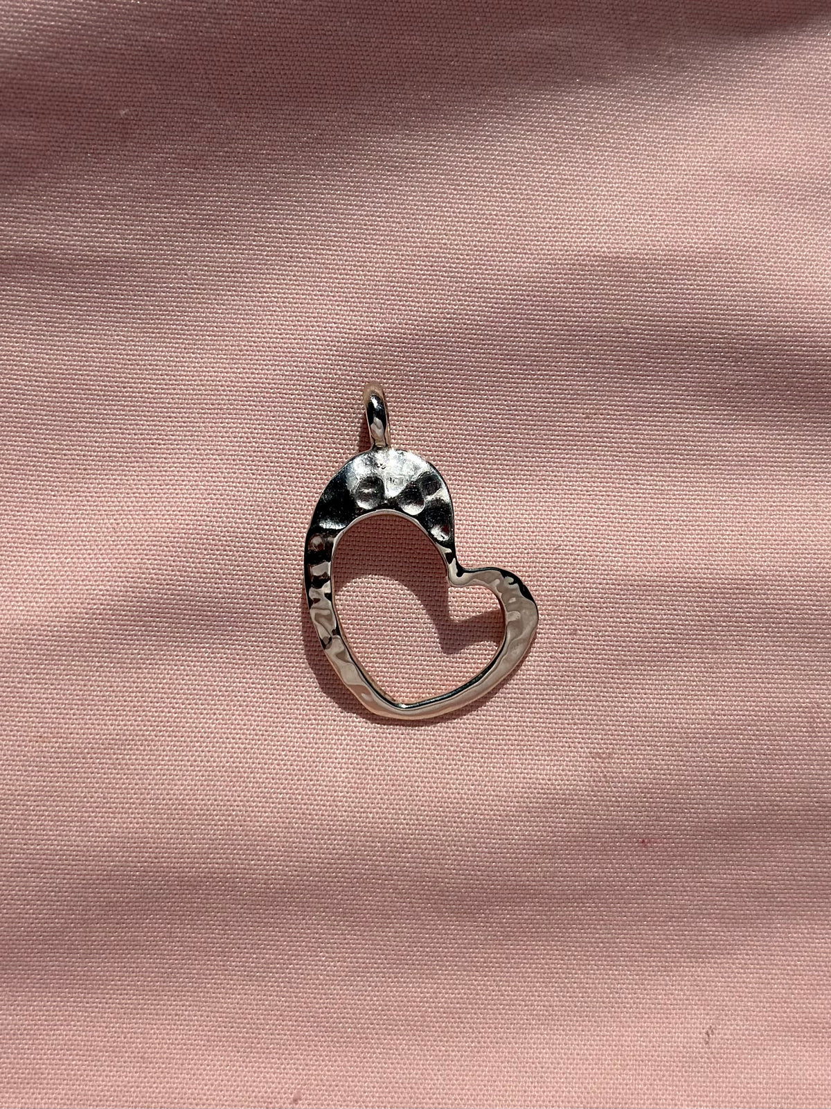 Dije individual "Corazón Eya's" / Talla M - Martillado