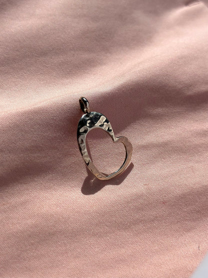 Dije individual "Corazón Eya's" / Talla M - Martillado