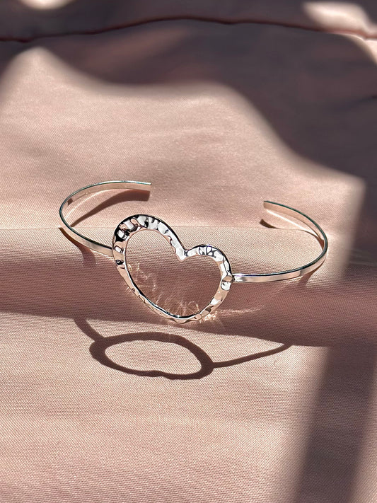 Brazalete "Corazón Eya's" / Calado - Martillado