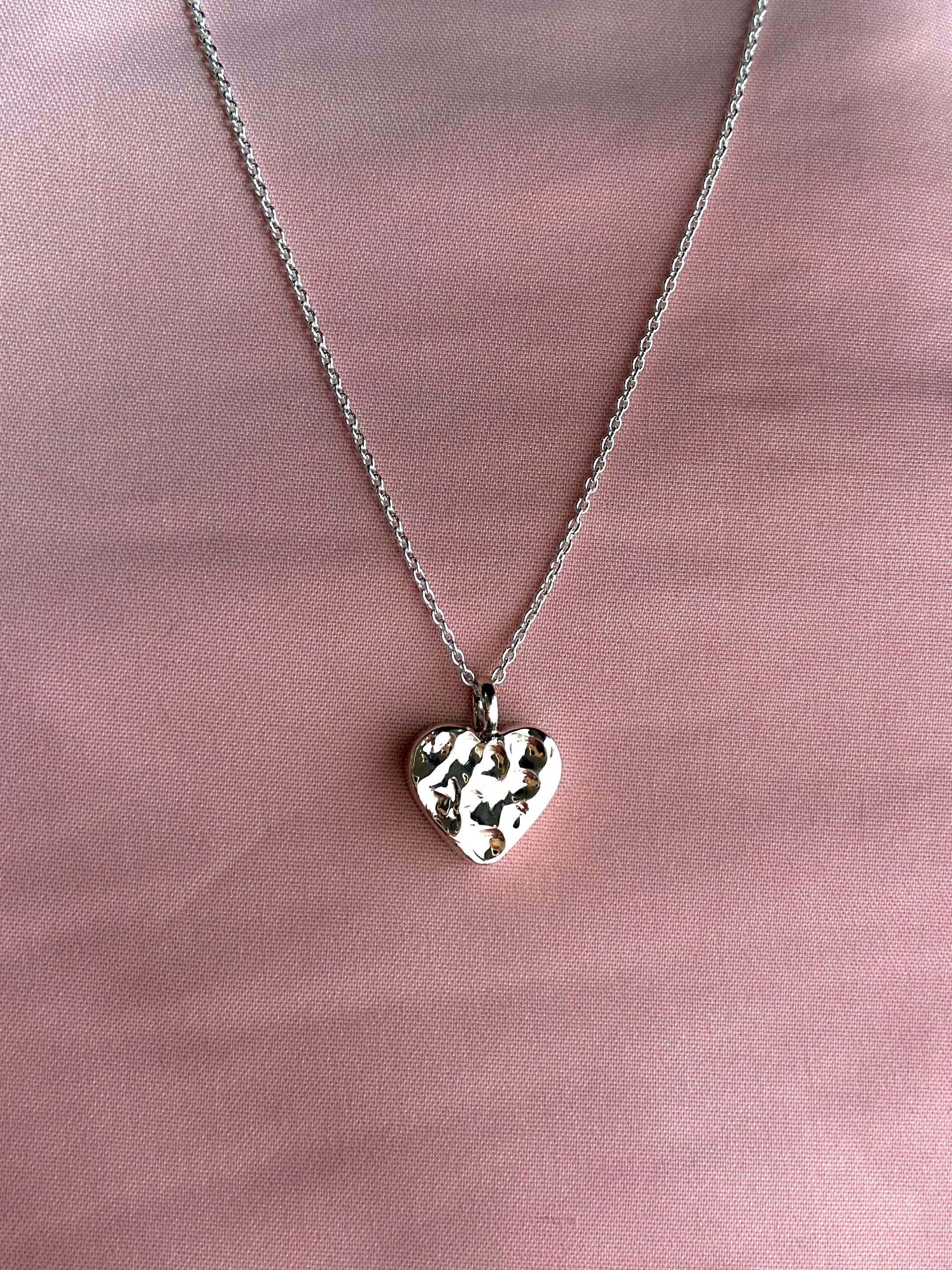 Collar "Luv" Martillado - Varias Opciones