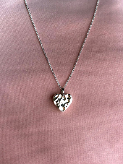 Collar "Luv" Martillado - Varias Opciones