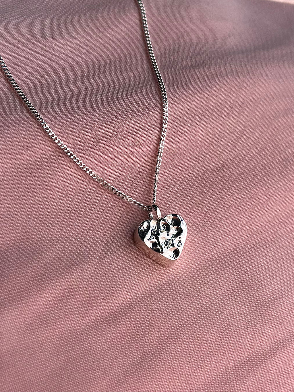Collar "Luv" Martillado - Varias Opciones