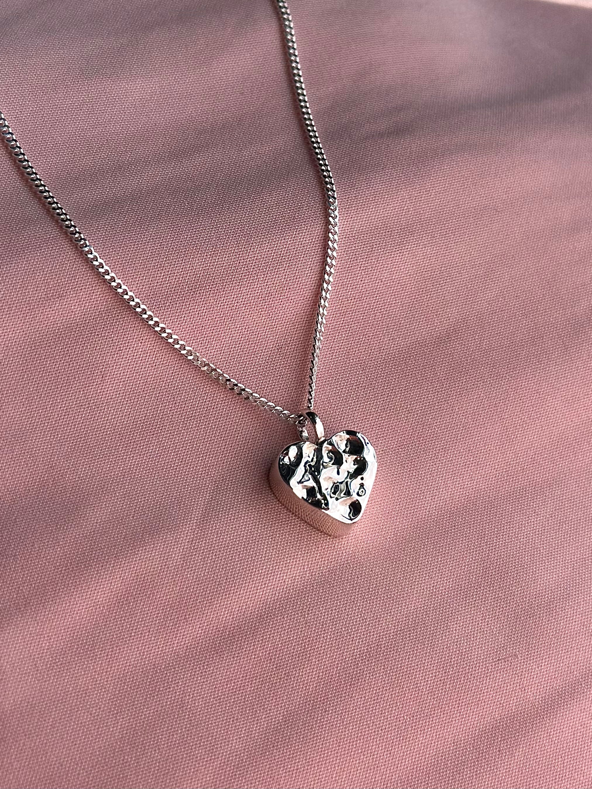 Collar "Luv" Martillado - Varias Opciones