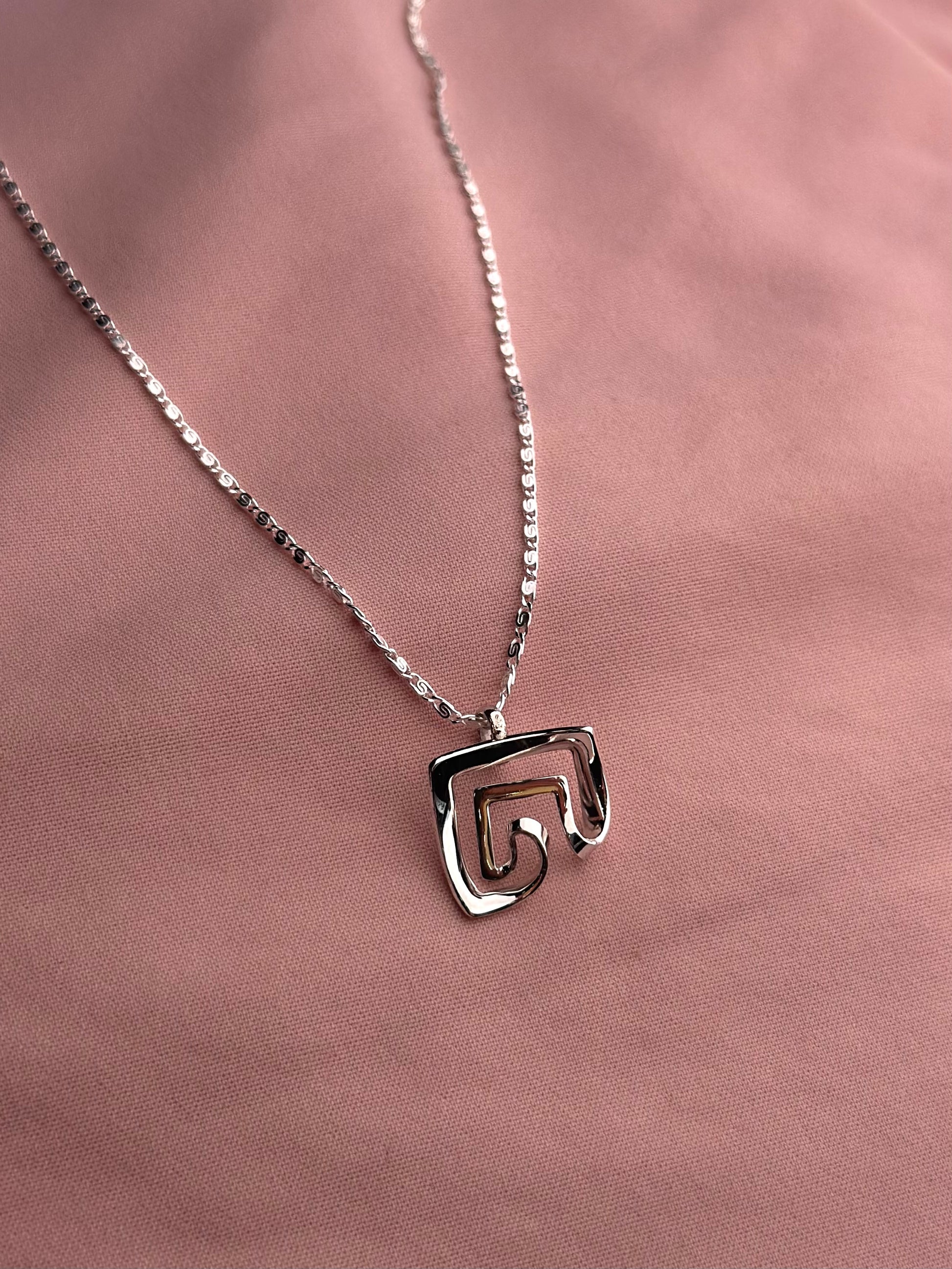 Collar "Logotipo Eya's" MINI