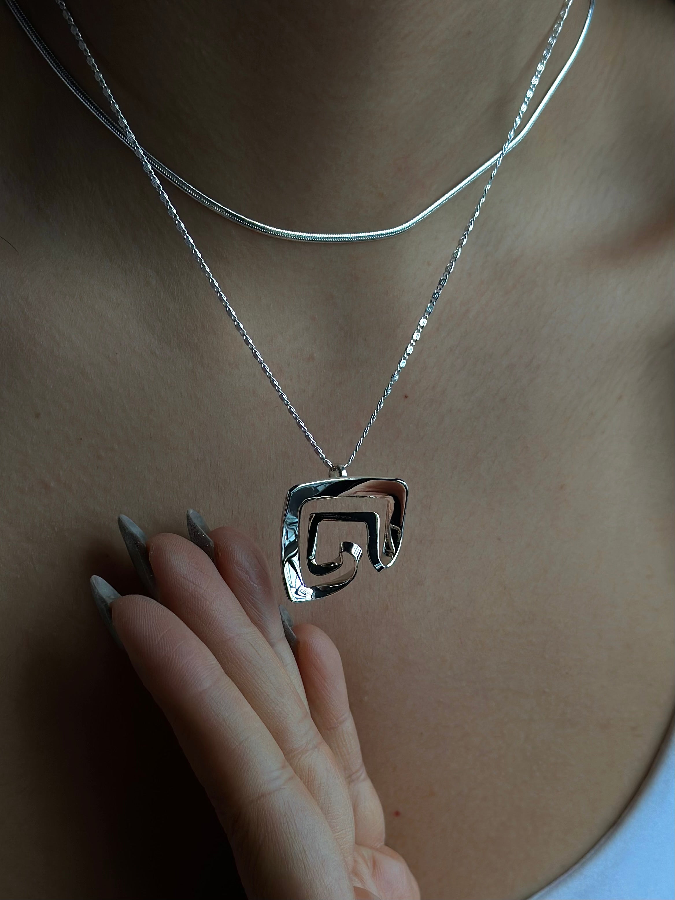 Collar "Logotipo de Eya's"