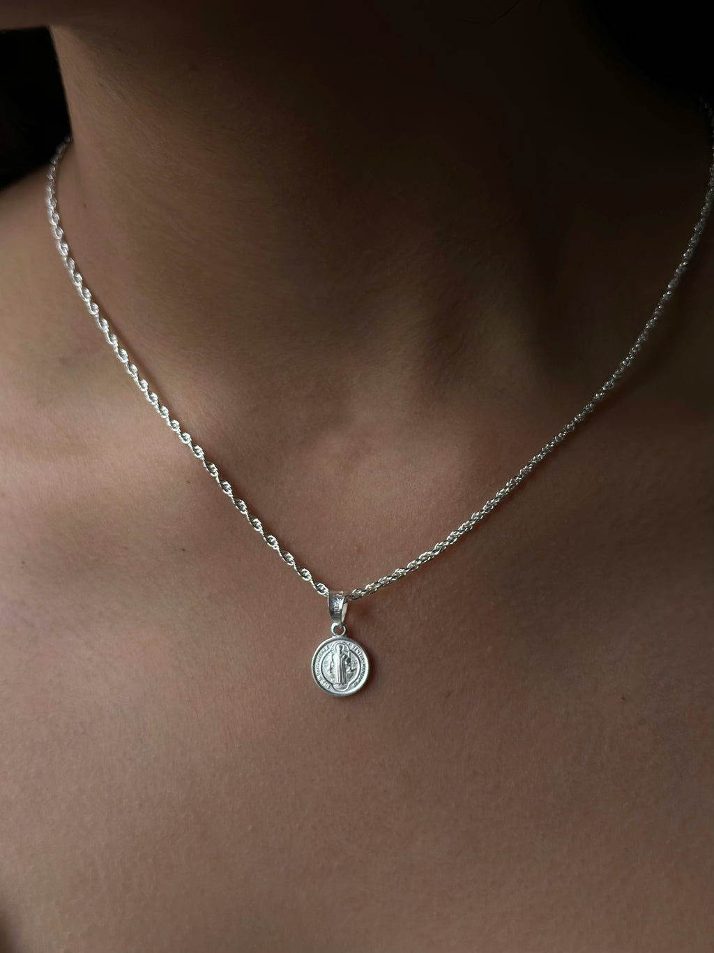 Dije individual “San Benito X” MINI