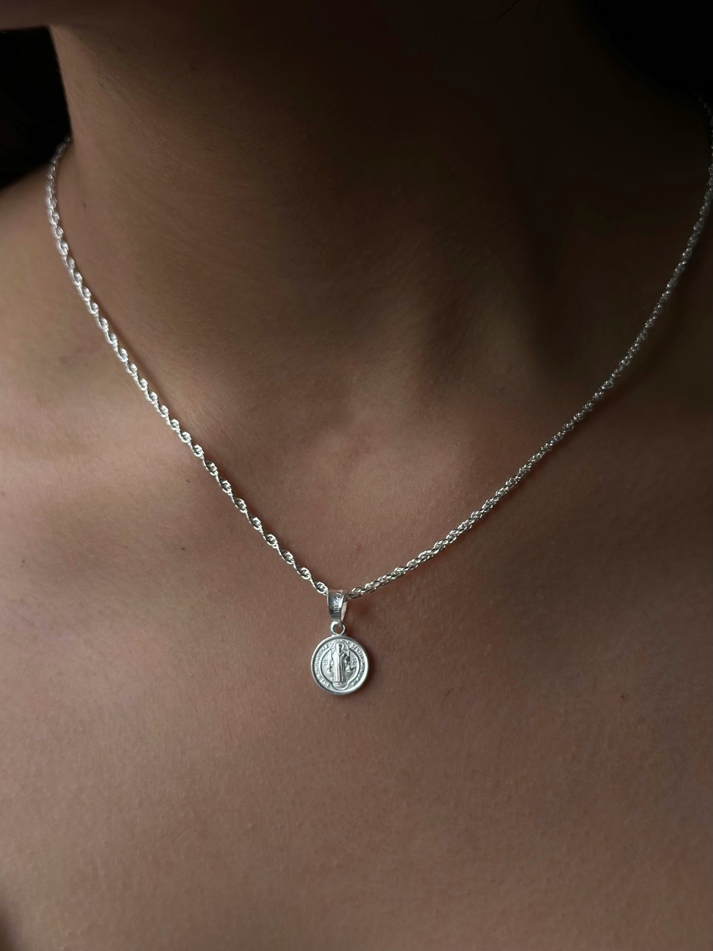 Dije individual “San Benito X” MINI